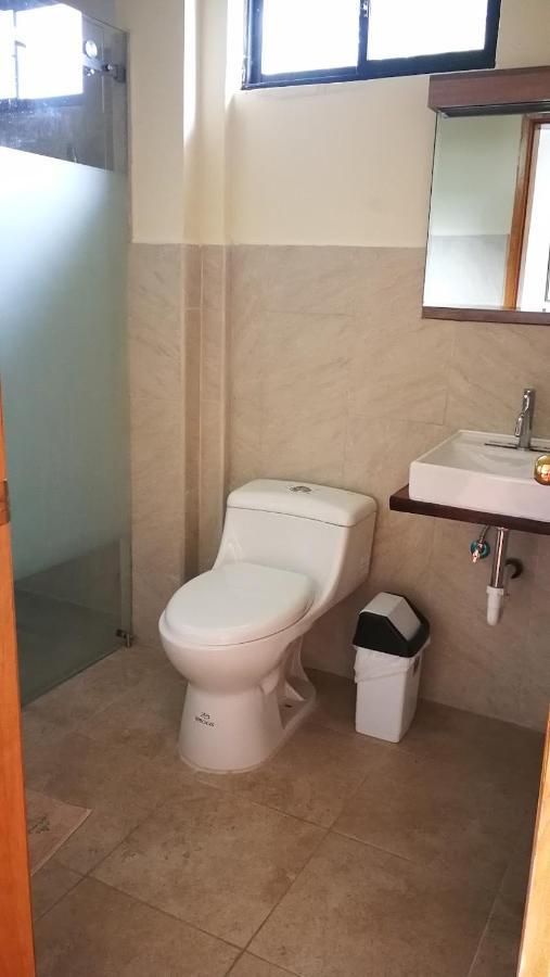 Chapelet Hostal Tababela Exteriör bild